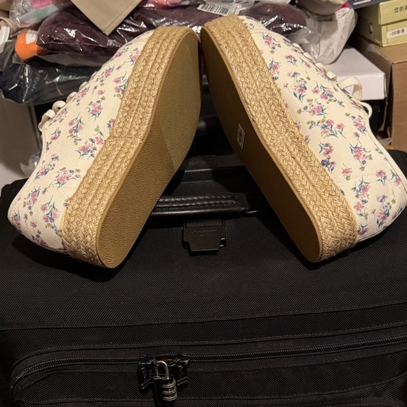 Torrid Cream Ivory Floral Canvas Platform Sneakers - Picture 8 of 9